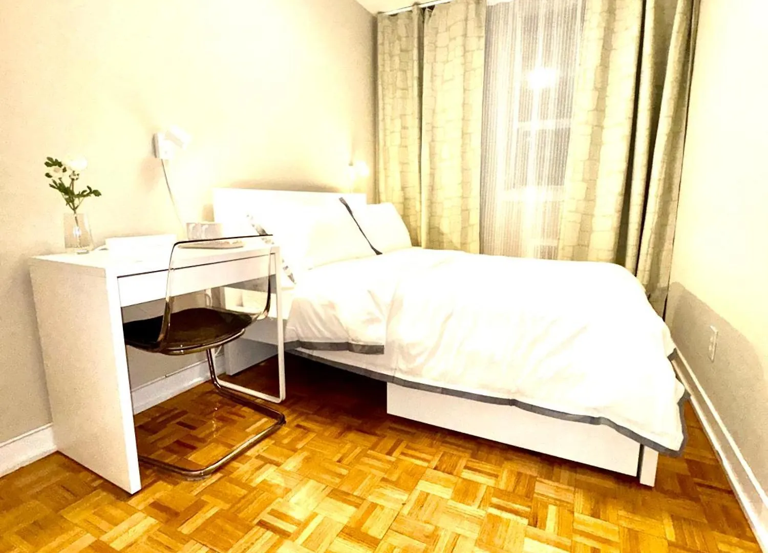 Cozy Private Room In Downtown Toronto, 15 Mins To Cn Tower, Steps To Subway