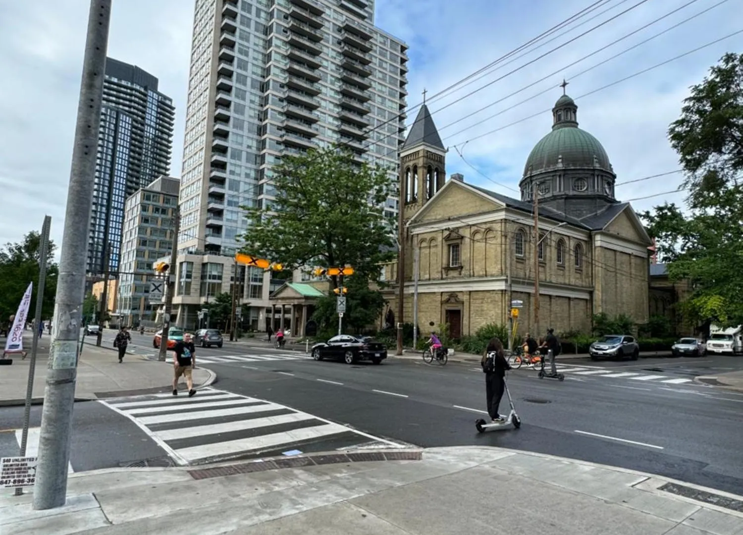 Homestay Cozy Private Room In Downtown Toronto, 15 Mins To Cn Tower, Steps To Subway Canada