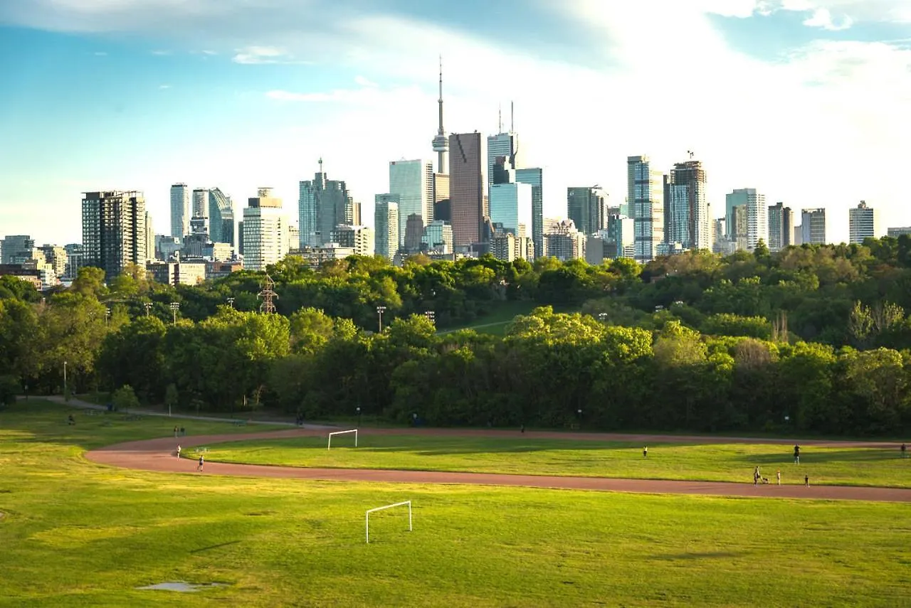 Homestay Cozy Private Room In Downtown Toronto, 15 Mins To Cn Tower, Steps To Subway Canada