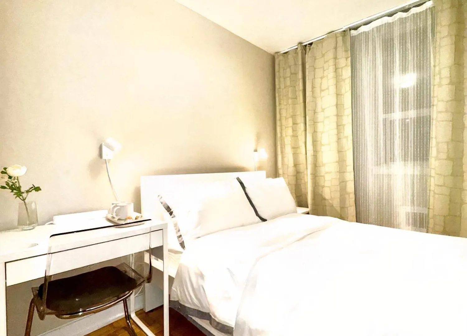 Cozy Private Room In Downtown Toronto, 15 Mins To Cn Tower, Steps To Subway