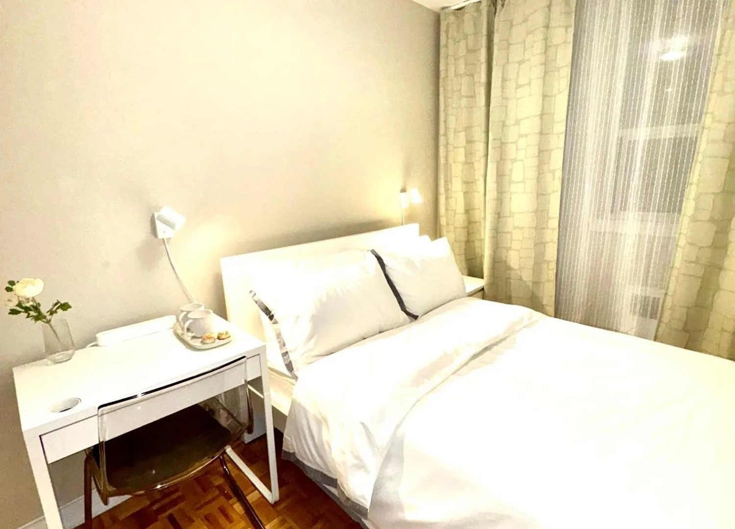 Homestay Cozy Private Room In Downtown Toronto, 15 Mins To Cn Tower, Steps To Subway Canada